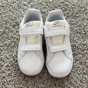 Nike Kids White and Gold Sneakers